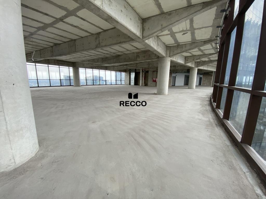 oficinas en obra gris